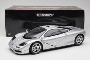 McLaren F1 Srebrny Minichamps 1:12 530133129 Metal — zdjęcie 8 z 8
