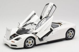 McLaren F1 Biały Minichamps 1:18 530133424 Metal — zdjęcie 2 z 8