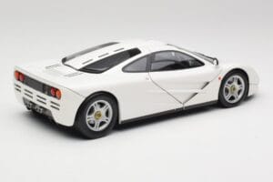 McLaren F1 Biały Minichamps 1:18 530133424 Metal — zdjęcie 3 z 8
