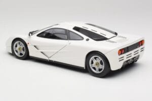McLaren F1 Biały Minichamps 1:18 530133424 Metal — zdjęcie 7 z 8