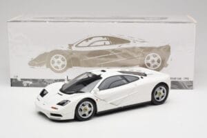 McLaren F1 Biały Minichamps 1:18 530133424 Metal — zdjęcie 8 z 8