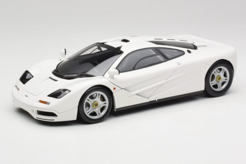 McLaren F1 Biały Minichamps 1:18 530133424 Metal