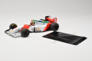 McLaren MP4/8 Ford #8 A. Senna Winner Australian GP 1993 Minichamps 1:18 540933838 Metal — zdjęcie 3 z 7