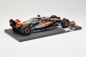 McLaren MCL60 #81 O. Piastri F1 2023 Minichamps 1:18 537231881 Metal — zdjęcie 3 z 6
