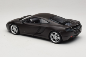 McLaren MP4-12C Matt Black Minichamps 1:18 110133021 Metal — zdjęcie 7 z 8
