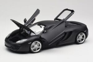 McLaren MP4-12C Matt Satellite Szary Minichamps 1:18 110133024 Metal — zdjęcie 2 z 8