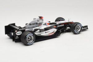 McLaren MP4-20 Mercedes #9 K. Raikkonen F1 2005 Minichamps 1:18 B66962337 Metal — zdjęcie 2 z 6