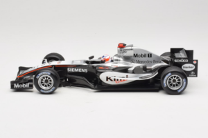 McLaren MP4-20 Mercedes #9 K. Raikkonen F1 2005 Minichamps 1:18 B66962337 Metal — zdjęcie 3 z 6