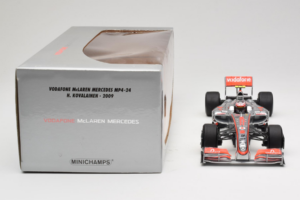 McLaren MP4-24 Mercedes #2 H. Kovalainen F1 2009 Minichamps 1:18 503091802 Metal — zdjęcie 6 z 7