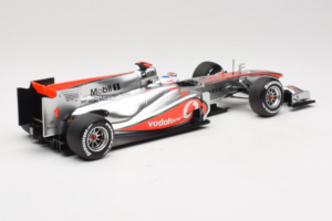 McLaren MP4-25 Mercedes #1 J. Button Vodafone McLaren Showcar F1 2010 Minichamps 1:18 530101801 Metal — zdjęcie 2 z 7