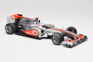 McLaren MP4-25 Mercedes #1 J. Button Vodafone McLaren Showcar F1 2010 Minichamps 1:18 530101801 Metal — zdjęcie 4 z 7