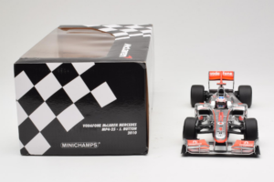 McLaren MP4-25 Mercedes #1 J. Button Vodafone McLaren Showcar F1 2010 Minichamps 1:18 530101801 Metal — zdjęcie 7 z 7