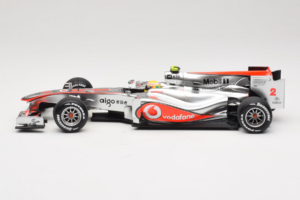 McLaren MP4-25 Mercedes #2 L. Hamilton Vodafone McLaren F1 2010 Minichamps 1:18 530101802 Metal — zdjęcie 3 z 7