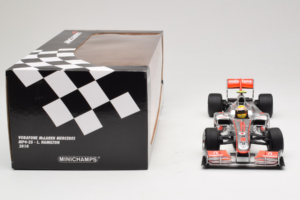 McLaren MP4-25 Mercedes #2 L. Hamilton Vodafone McLaren F1 2010 Minichamps 1:18 530101802 Metal — zdjęcie 7 z 7