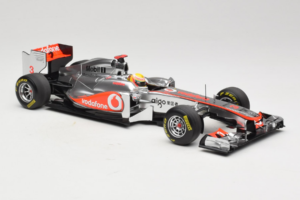 McLaren MP4-26 Mercedes #3 L. Hamilton Vodafone McLaren F1 2011 Minichamps 1:18 530111803 Metal — zdjęcie 4 z 7