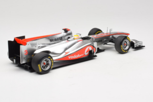 McLaren MP4-26 Mercedes #3 L. Hamilton Vodafone McLaren Showcar F1 2011 Minichamps 1:18 530111873 Metal — zdjęcie 2 z 7