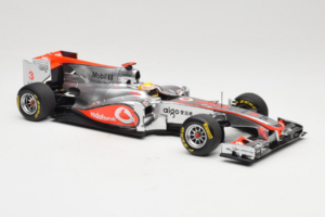 McLaren MP4-26 Mercedes #3 L. Hamilton Vodafone McLaren Showcar F1 2011 Minichamps 1:18 530111873 Metal — zdjęcie 4 z 7