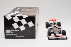 McLaren MP4-26 Mercedes #3 L. Hamilton Vodafone McLaren Showcar F1 2011 Minichamps 1:18 530111873 Metal — zdjęcie 7 z 7