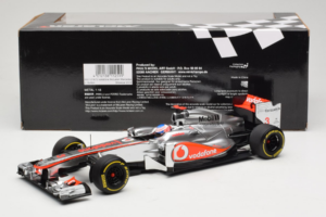 McLaren MP4-27 Mercedes #3 J. Button Vodafone McLaren Showcar F1 2012 Minichamps 1:18 530121873 Metal — zdjęcie 6 z 7