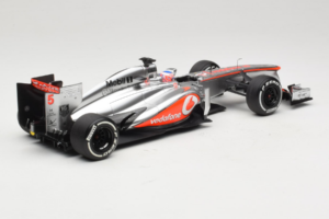 McLaren MP4-28 Mercedes #5 J. Button Vodafone McLaren F1 2013 Minichamps 1:18 530131805 Metal — zdjęcie 2 z 7