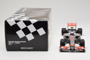 McLaren MP4-28 Mercedes #5 J. Button Vodafone McLaren F1 2013 Minichamps 1:18 530131805 Metal — zdjęcie 7 z 7