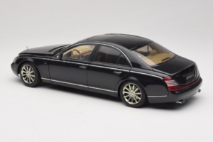 Maybach 57S Czarny AUTOart 1:18 76156 Metal — zdjęcie 6 z 7