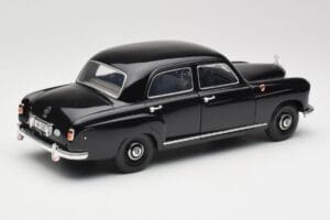 Mercedes 180 W120 Ponton Czarny Revell 1:18 08973 Metal — zdjęcie 3 z 8