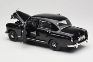 Mercedes 180 W120 Ponton Czarny Revell 1:18 08973 Metal — zdjęcie 5 z 8