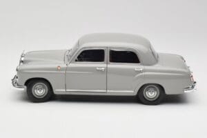 Mercedes 180 W120 Ponton Graphite Grey Revell 1:18 08974 Metal — zdjęcie 4 z 8