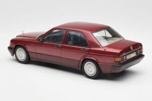 Mercedes 190E W201 2.0 Czerwony Dealer Edition AUTOart 1:18 B66040383 Metal — zdjęcie 7 z 8