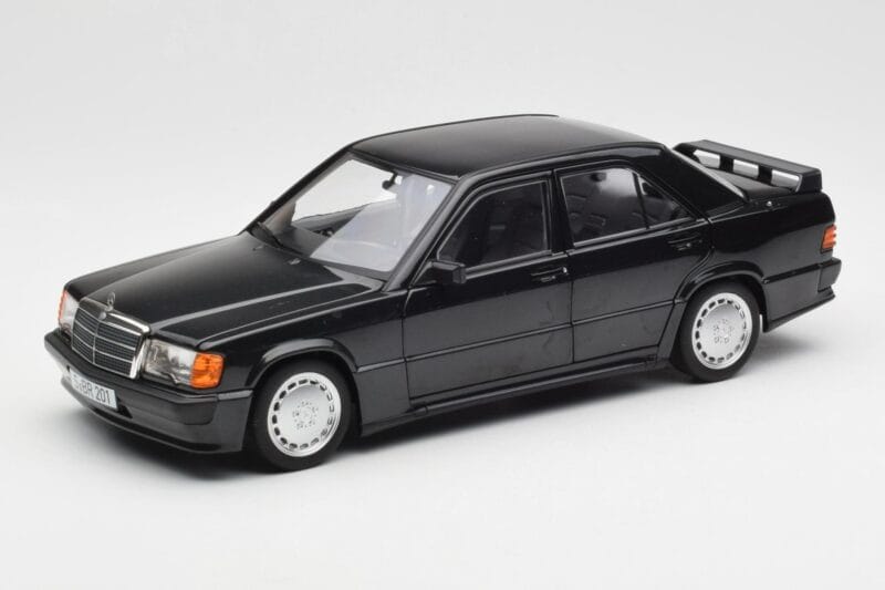 Mercedes 190E 2.3-16 W201 Czarny Edycja Dealerska Norev 1:18 B66040663 Metal
