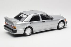 Mercedes 190E 2.5-16 EVO 1 W201 Srebrny Minichamps 1:18 155036001 Metal — zdjęcie 2 z 6