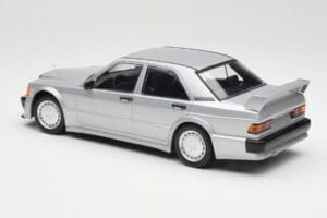Mercedes 190E 2.5-16 EVO 1 W201 Srebrny Minichamps 1:18 155036001 Metal — zdjęcie 5 z 6