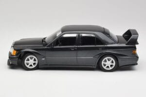 Mercedes 190E W201 2.5-16 EVO 2 Czarny Metallic Minichamps 1:18 155036100 Metal — zdjęcie 3 z 6