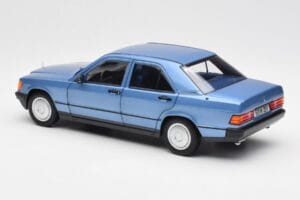 Mercedes 190E W201 Diamond Niebieski Edycja Dealerska Norev 1:18 B66040661 Metal — zdjęcie 7 z 8