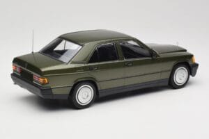 Mercedes 190E W201 Zielony Metalik Minichamps 1:18 155037001 Metal — zdjęcie 2 z 6