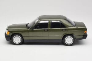 Mercedes 190E W201 Zielony Metalik Minichamps 1:18 155037001 Metal — zdjęcie 3 z 6