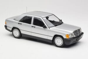 Mercedes 190E W201 Srebrny Minichamps 1:18 155037004 Metal — zdjęcie 4 z 6