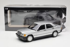 Mercedes 190E W201 Srebrny Minichamps 1:18 155037004 Metal — zdjęcie 6 z 6