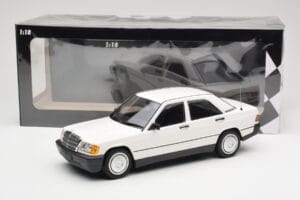 Mercedes 190E W201 Biały Minichamps 1:18 155037002 Metal — zdjęcie 6 z 6