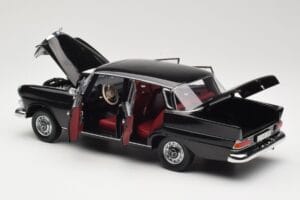 Mercedes 200 W110 Czarny Norev 1:18 183574 Metal — zdjęcie 5 z 8