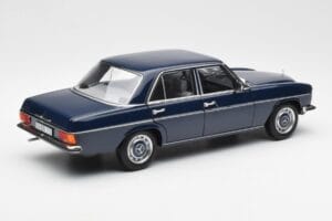 Mercedes 200 W114 Midnight Niebieski Edycja Dealerska Norev 1:18 B66040694 Metal — zdjęcie 3 z 8