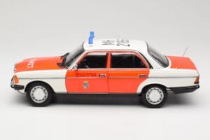Mercedes 200 W123 Ambulans Biały Norev 1:18 183834 Metal — zdjęcie 7 z 8
