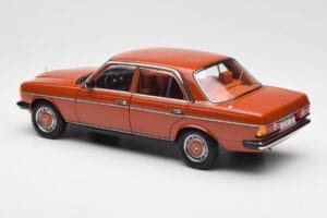 Mercedes 200 W123 English Czerwony Edycja Dealerska Norev 1:18 B66040653 Metal — zdjęcie 7 z 8