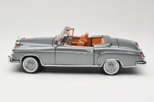 Mercedes 220 SE W128 Kabriolet Grey Metallic Sun Star 1:18 3352-M1 Metal — zdjęcie 4 z 8