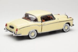 Mercedes 220 SE W128 Coupe Beżowy Sun Star 1:18 3562 Metal — zdjęcie 3 z 8