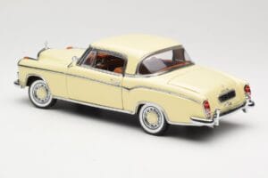 Mercedes 220 SE W128 Coupe Beżowy Sun Star 1:18 3562 Metal — zdjęcie 7 z 8