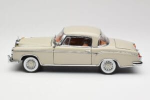 Mercedes 220 SE W128 Coupe Jasny Szary Sun Star 1:18 3568 Metal — zdjęcie 4 z 8
