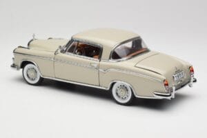 Mercedes 220 SE W128 Coupe Jasny Szary Sun Star 1:18 3568 Metal — zdjęcie 7 z 8