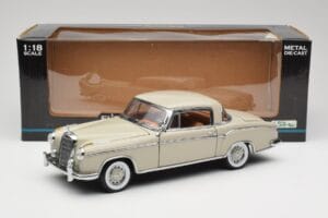 Mercedes 220 SE W128 Coupe Jasny Szary Sun Star 1:18 3568 Metal — zdjęcie 8 z 8